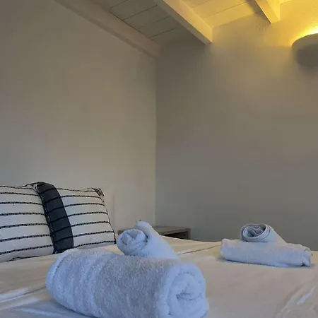 Louloudasrooms *