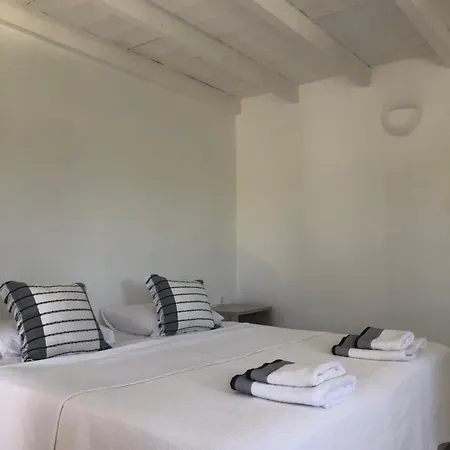 Louloudasrooms Appartamento Molos (Paros)